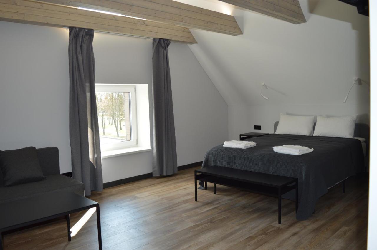 Baltas Gandras Hotell Naisiai Exteriör bild